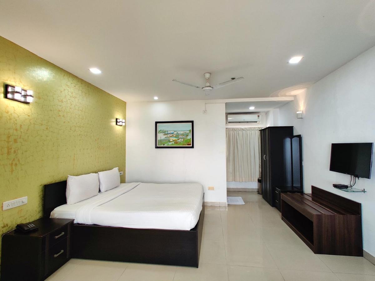 Golden Chariot Hotel Daman Buitenkant foto