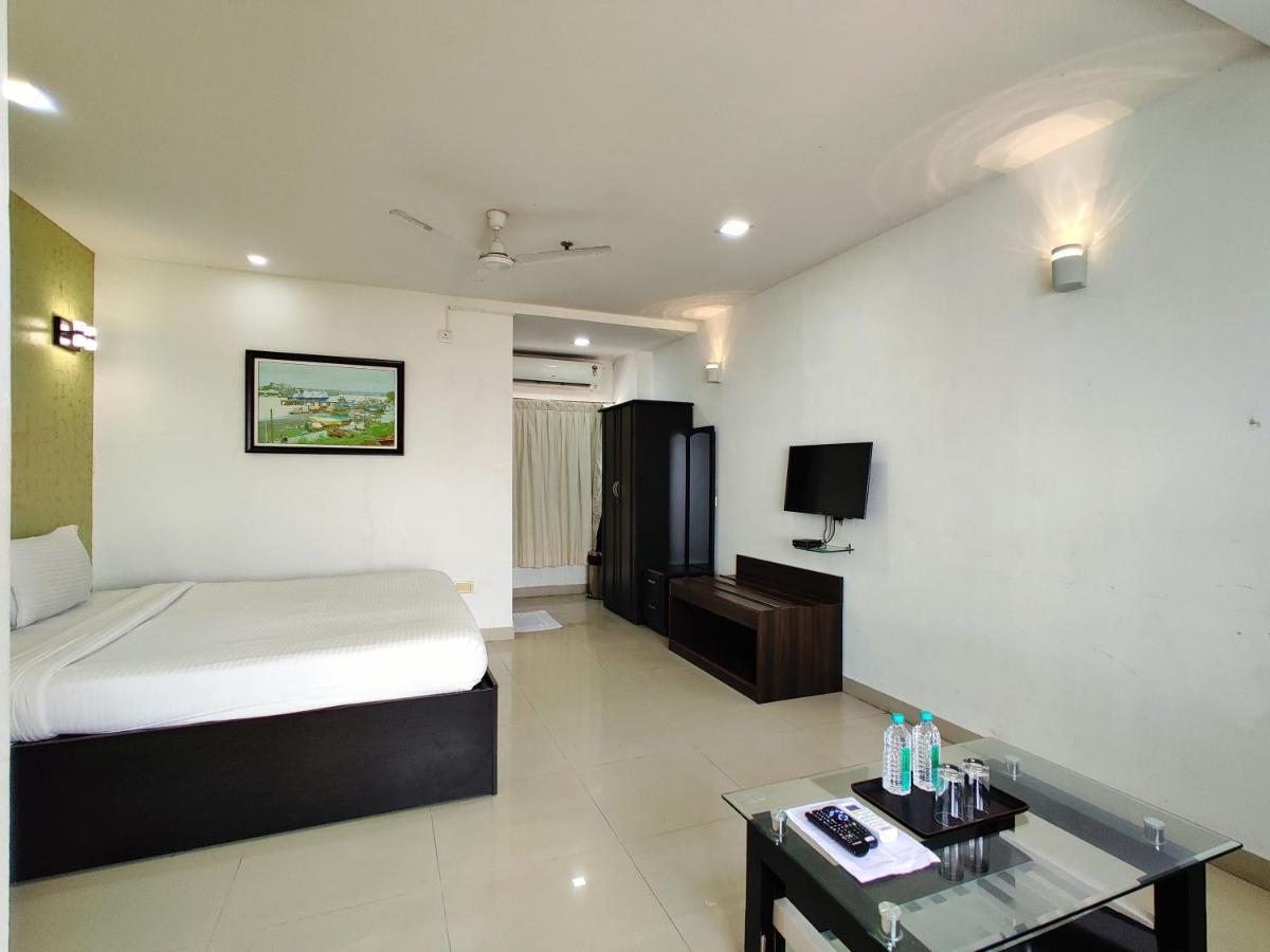 Golden Chariot Hotel Daman Buitenkant foto