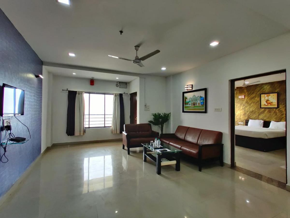 Golden Chariot Hotel Daman Buitenkant foto