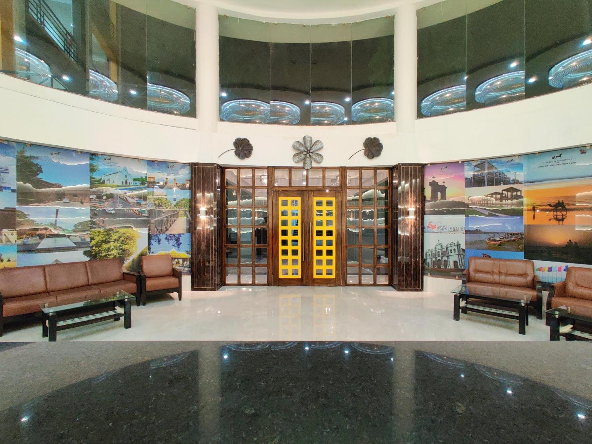 Golden Chariot Hotel Daman Buitenkant foto