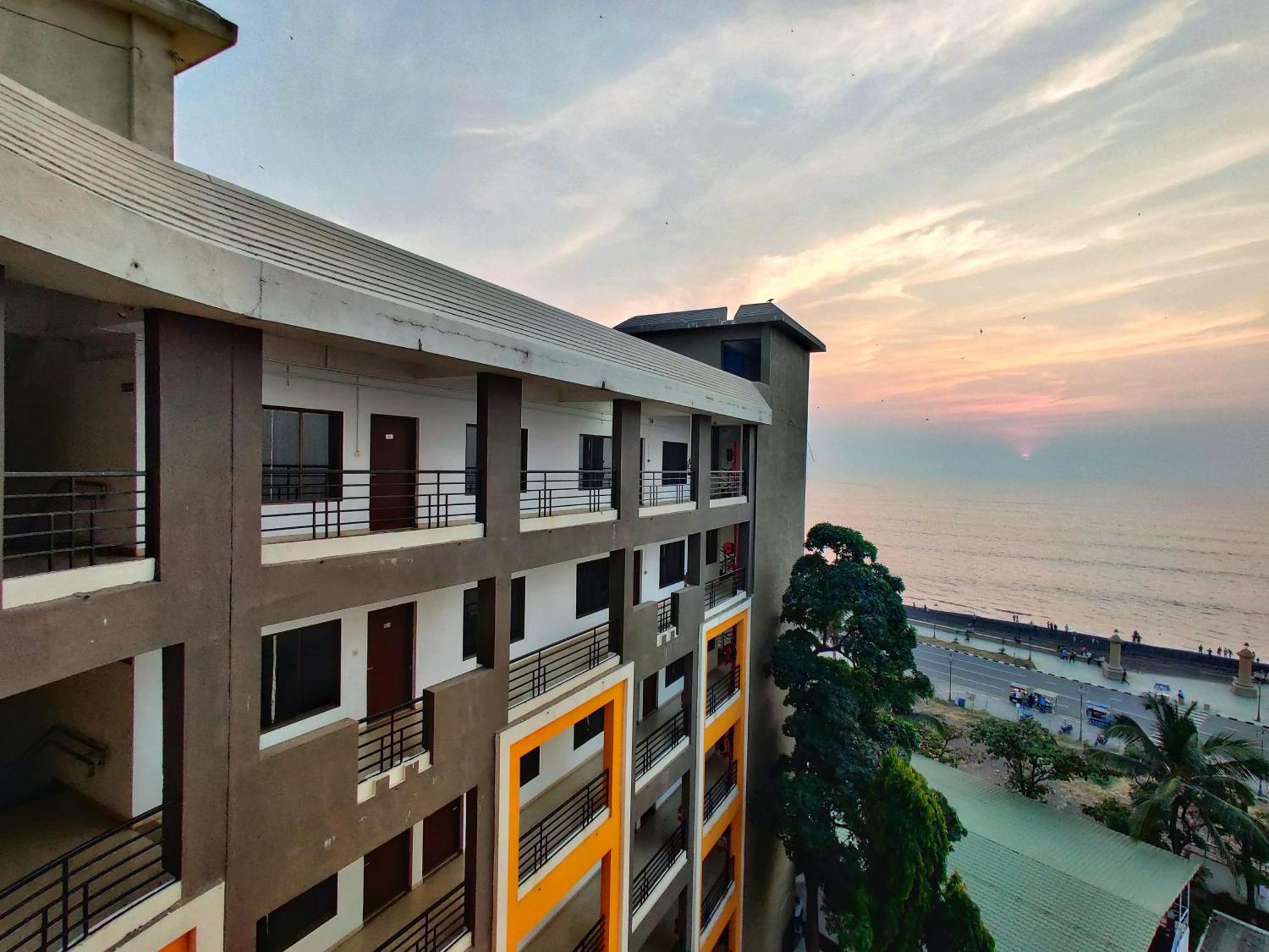 Golden Chariot Hotel Daman Buitenkant foto