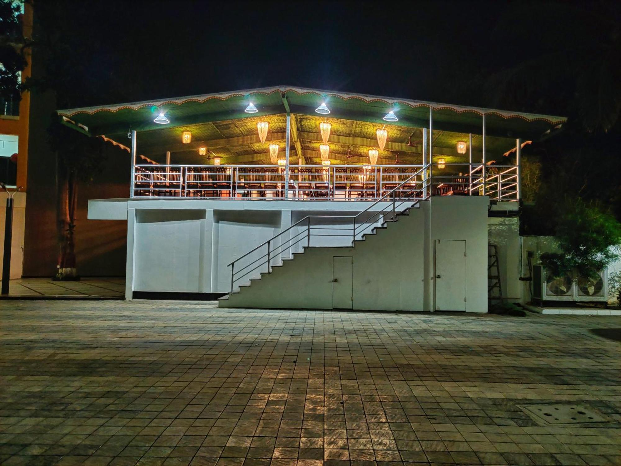 Golden Chariot Hotel Daman Buitenkant foto