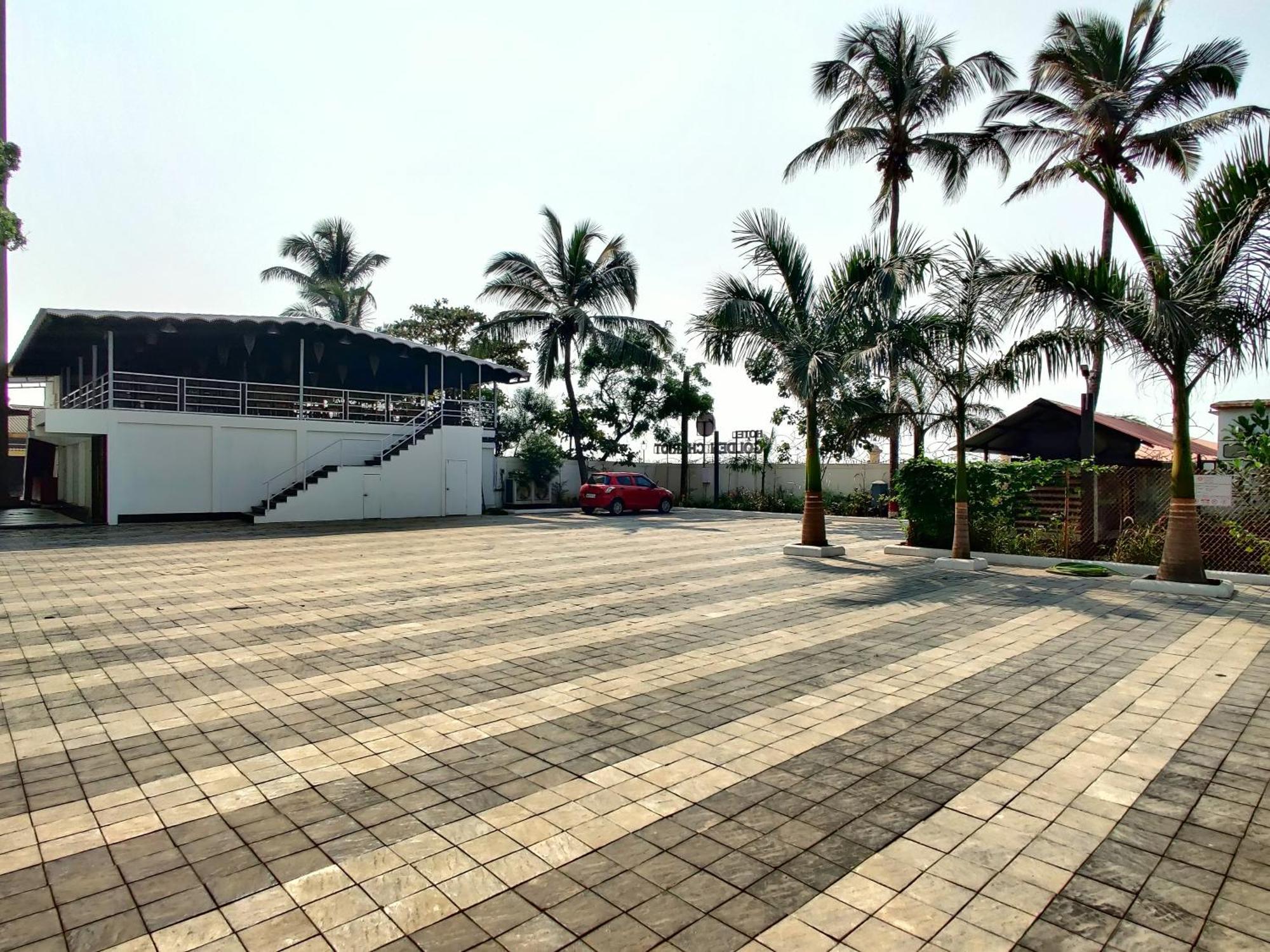 Golden Chariot Hotel Daman Buitenkant foto