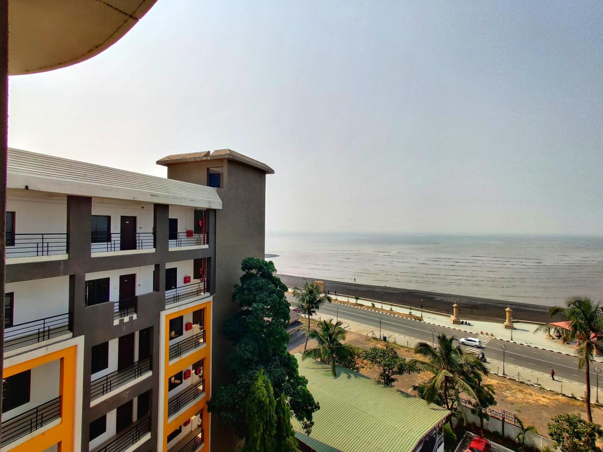 Golden Chariot Hotel Daman Buitenkant foto