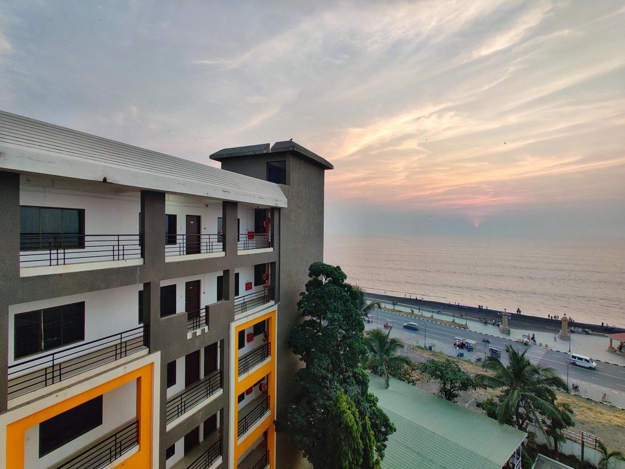 Golden Chariot Hotel Daman Buitenkant foto