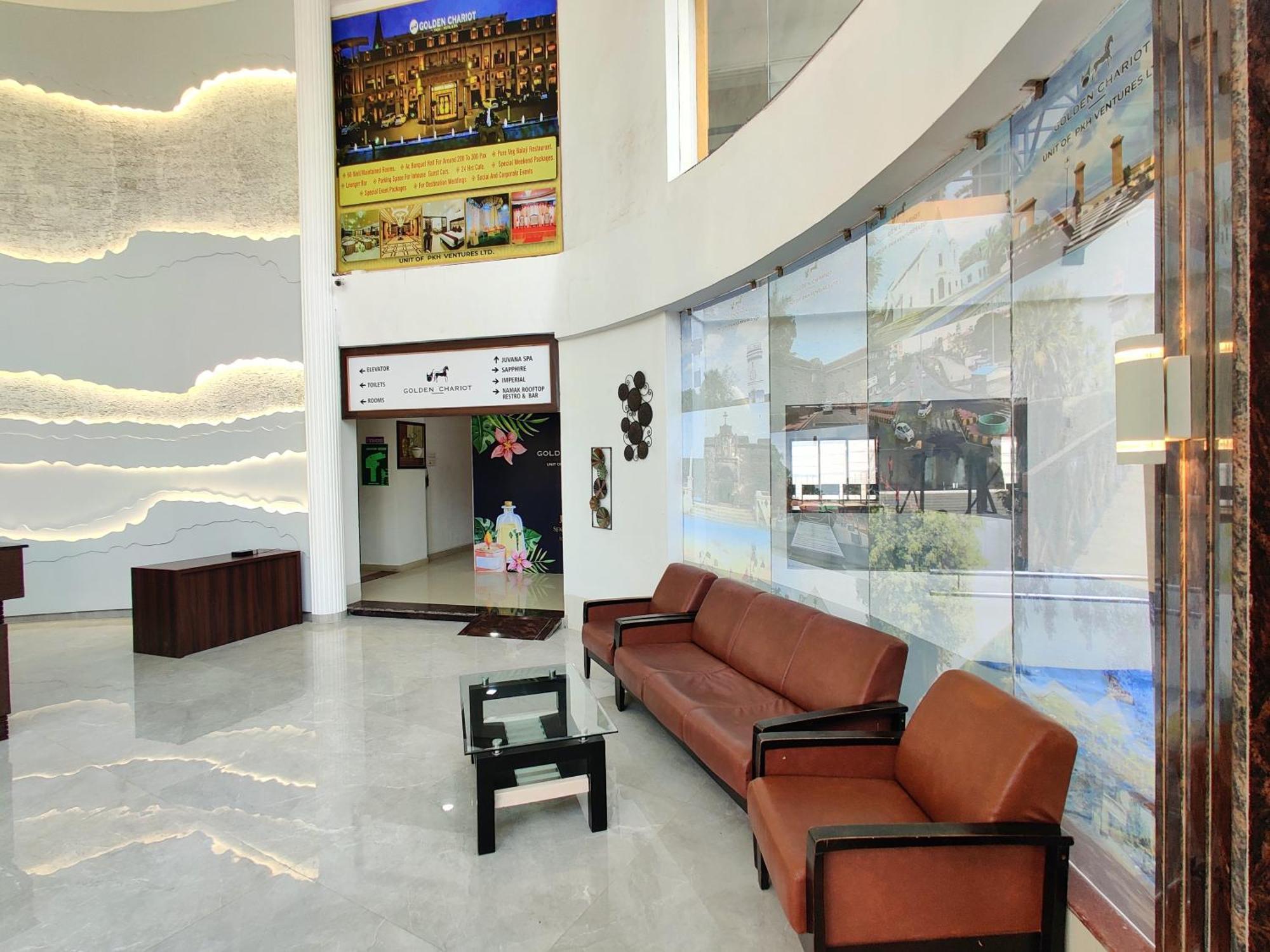 Golden Chariot Hotel Daman Buitenkant foto