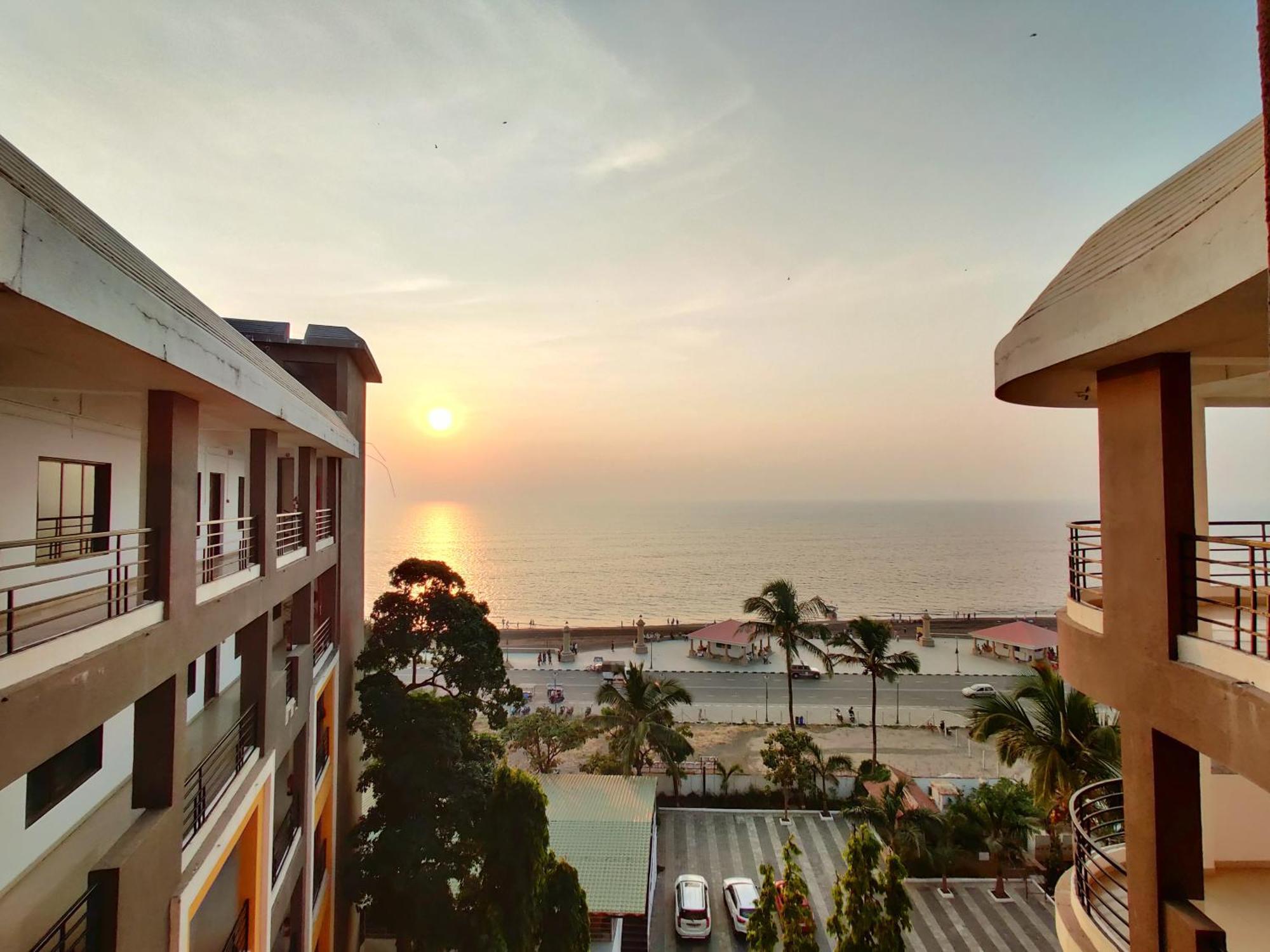 Golden Chariot Hotel Daman Buitenkant foto