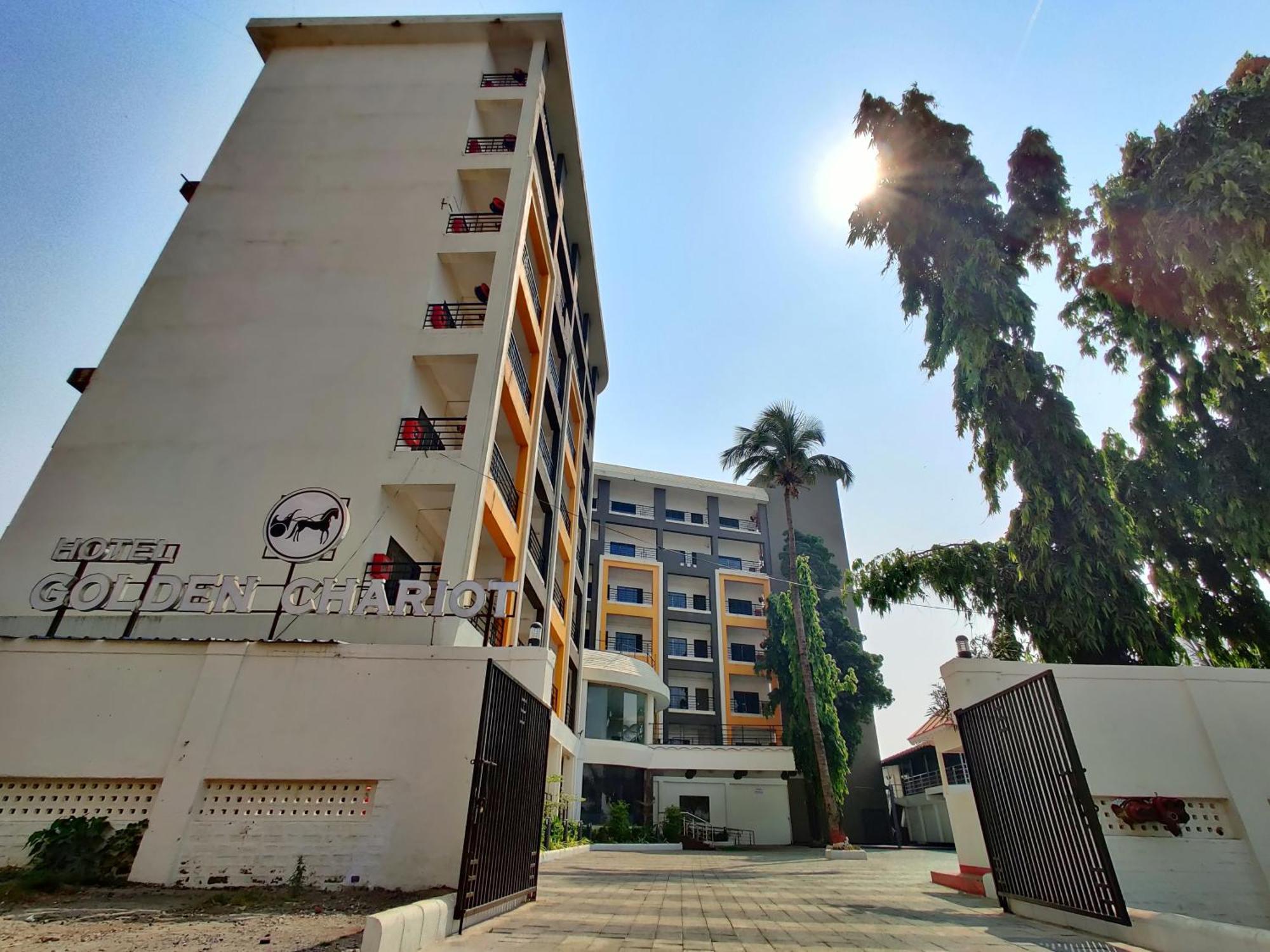 Golden Chariot Hotel Daman Buitenkant foto