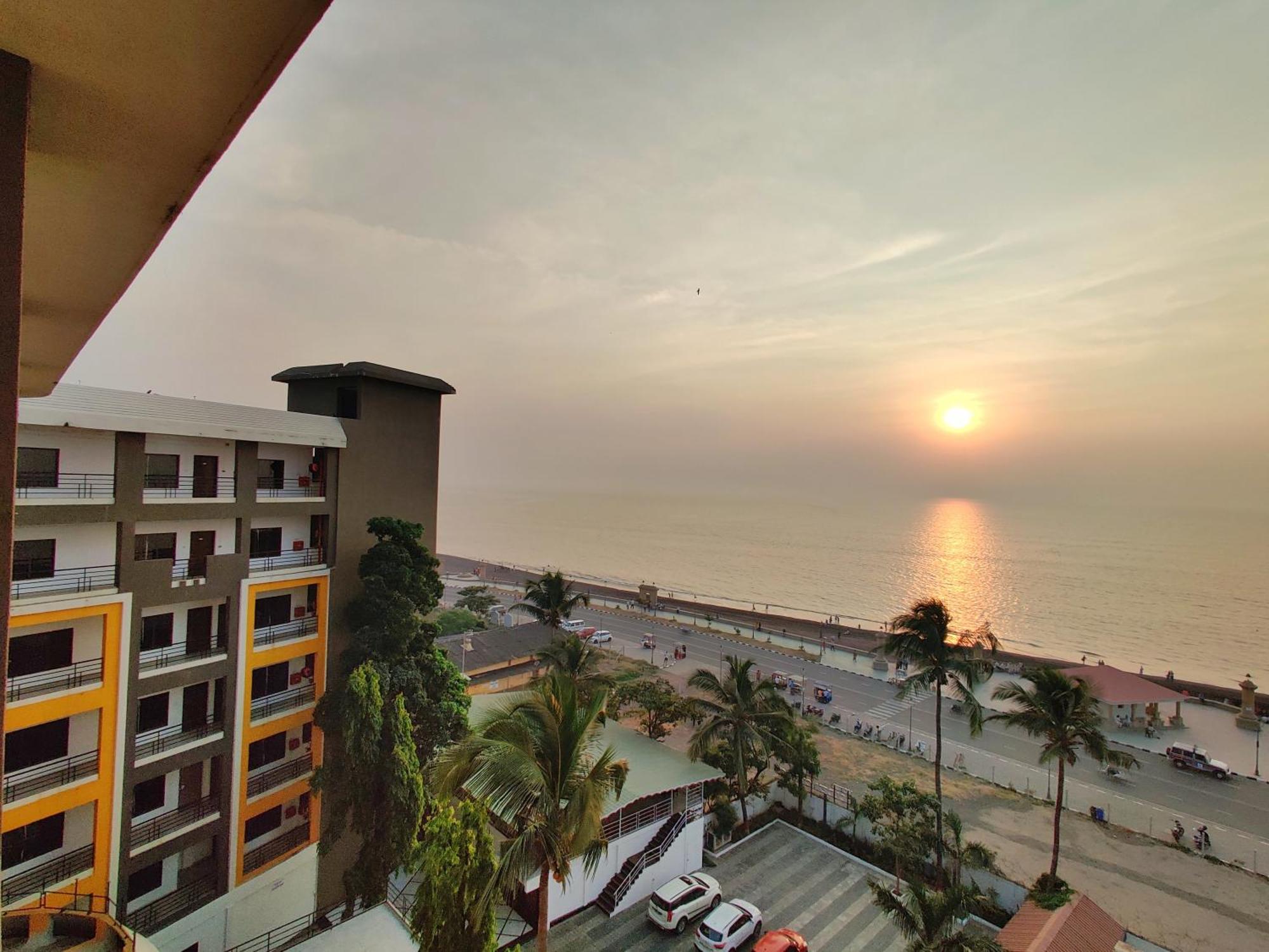 Golden Chariot Hotel Daman Buitenkant foto