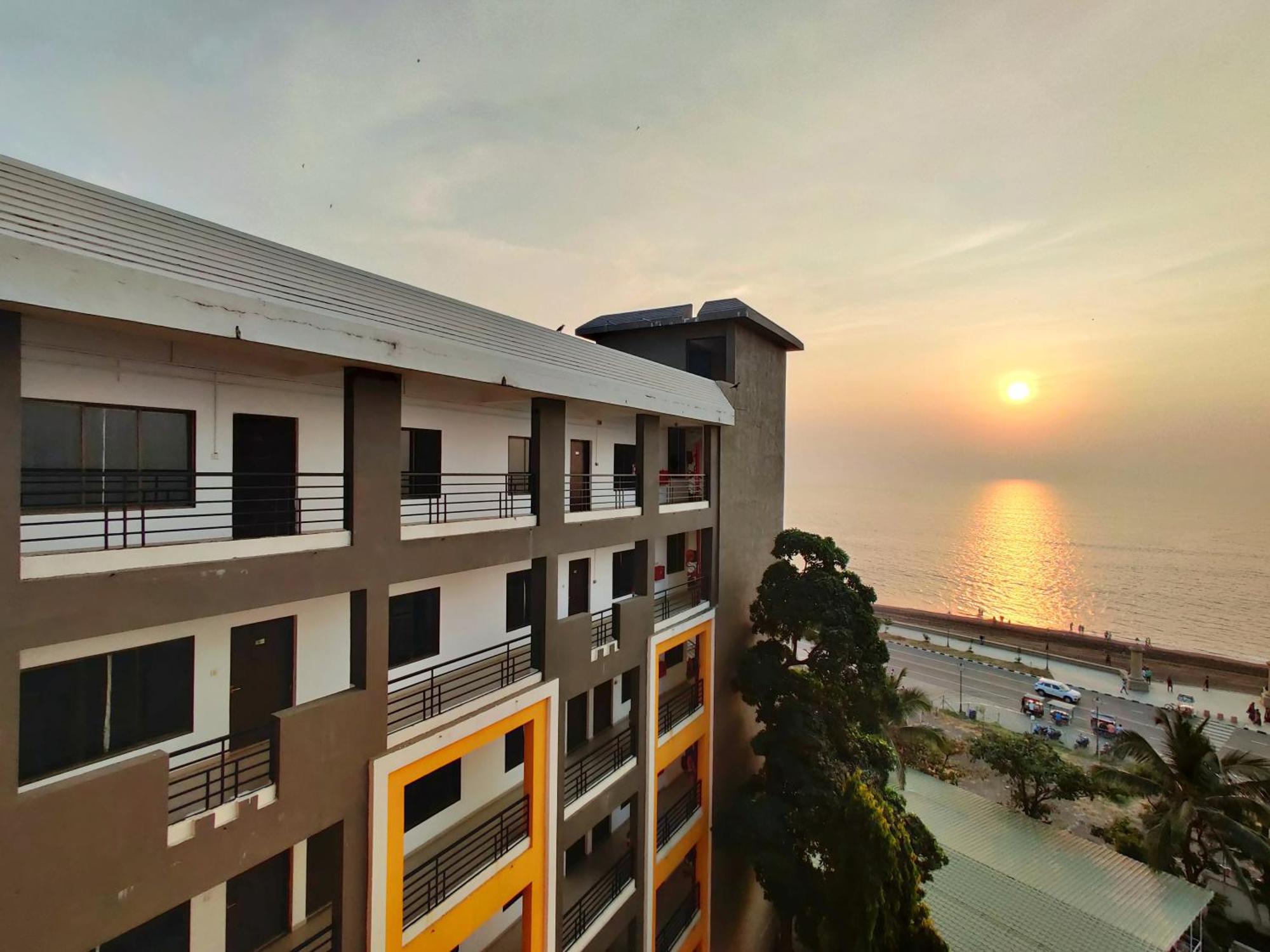 Golden Chariot Hotel Daman Buitenkant foto
