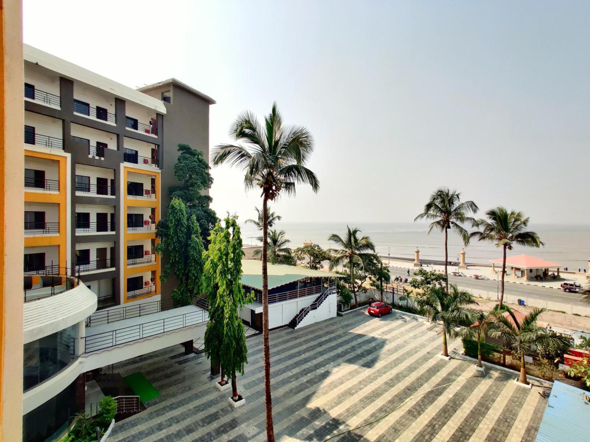 Golden Chariot Hotel Daman Buitenkant foto